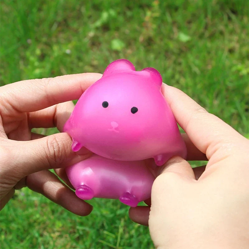This is a stress relief toy for adults and children, which changes color when exposed to light and helps alleviate anxiety