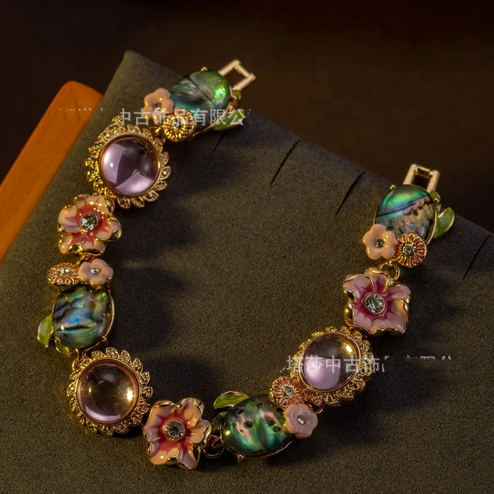 

Medieval High-end Vintage Fairy Spirit, Sugar-colored Flower Jewelry, Autumn Winter Temperament, Sweet Inlaid Bracelet Bangle