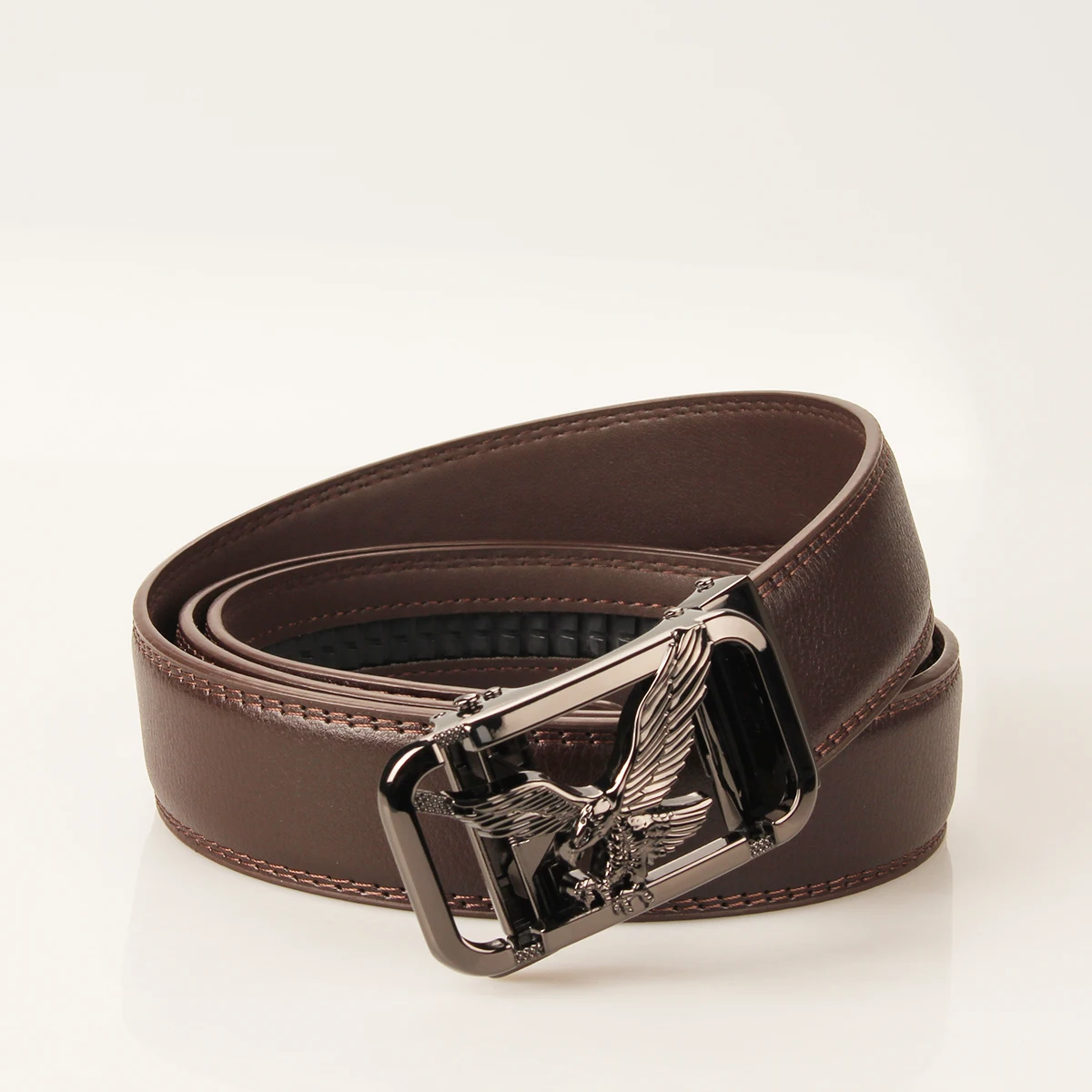 Marca de luxo Cintos de grife masculinos, negócios casuais, fivela personalizada, liga durável, águia voadora, cinto macio, estilo jeans