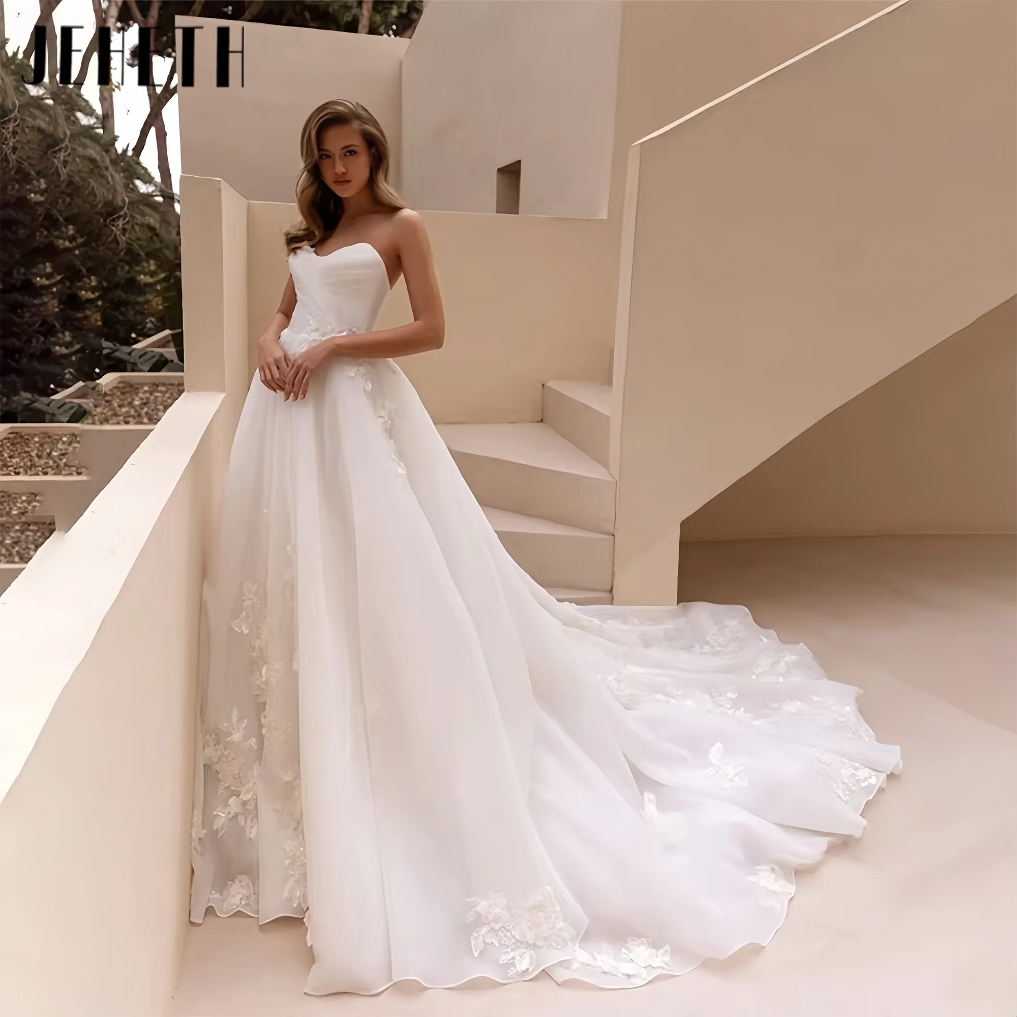 

Gorgeous Wedding Dresses Exquisite Bridal Gowns Lace Appliques Sleeveless Backless A Line Charming Vestidos De Novia Customized