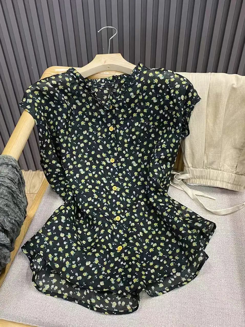 Top di fascia alta con stampa floreale in canapa Svel irt Top estivo da donna con colletto in pizzo vintage oulder Top artistico in cotone e lino