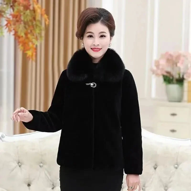 Fashion Mom Dressed Middle-aged 2023 New Fur Coat Female Winter Fleece Warm Loose Fox Fur Cotton-padded Jacket Temperament Coat.