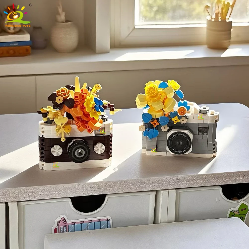 HUIQIBAO MOC Cute Camera with flower model Micro Building Block Mini Diamond Model Brick Toy for Children Desk Decoration