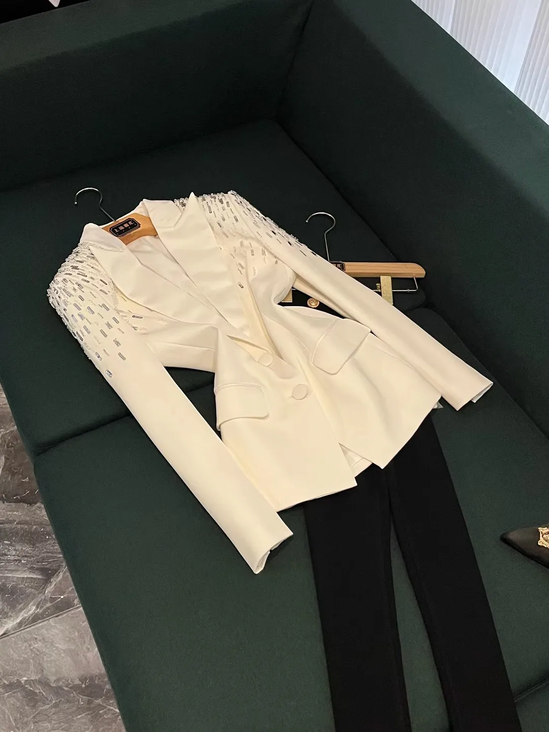 

2025 New Heavy Embellied Diamond Waist-Cinching Slimming Women's Suit Jaet Upper Body D345 Commute Sle Long Sve Doub...