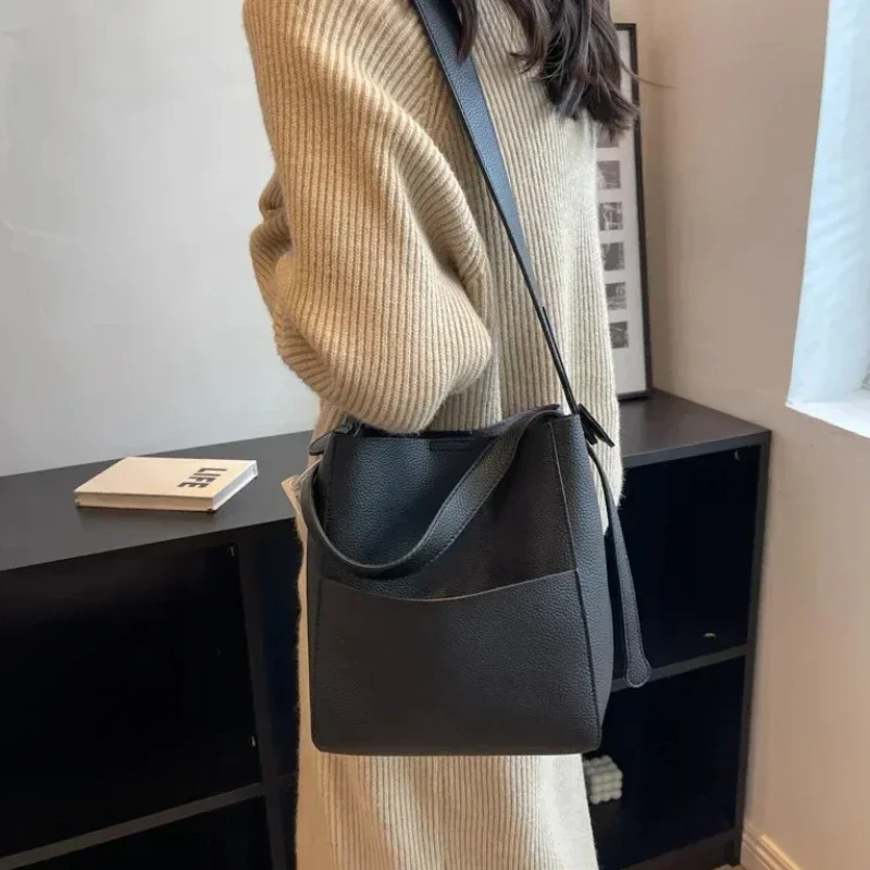 Bucket Shoulder Side Bags for Women 2024 Female Designers Trend Small Leather Crossbody Bag for Women Purses and Handbags