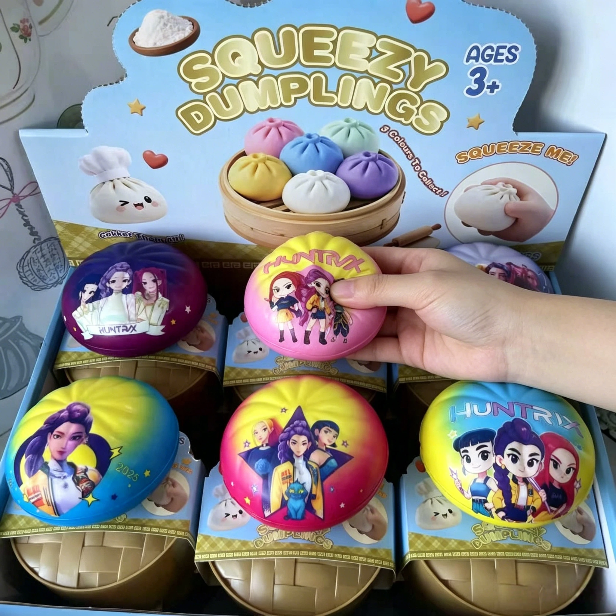 Juguete antiestrés 2026PU Kpop Squishy Dumpling con forma de dumpling inspirado en dibujos animados y películas, juguete para apretar, accesorios de oficina