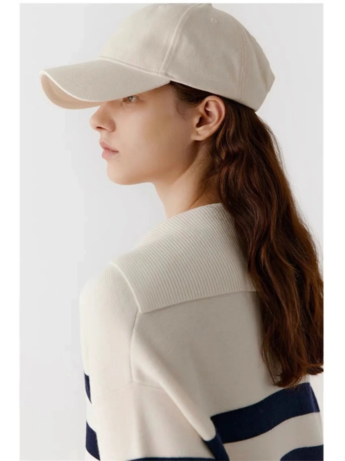 Women's Sweater 2023 New Autumn and Winter New V-Neck Long-Sleeved Pullovers Stripe Design High-quality Soft Fabric Tops