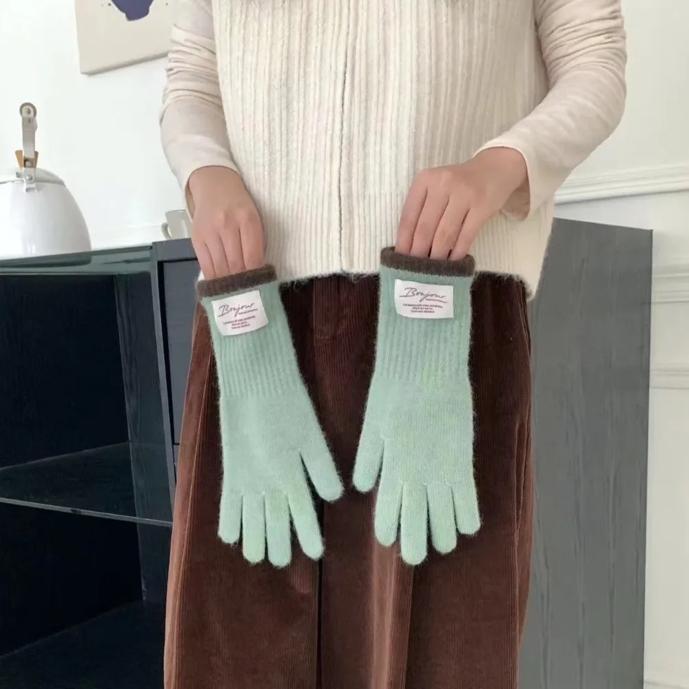 قفازات جديدة طويلة تعمل باللمس بلون سادة قفازات محبوكة سميكة للحماية من البرد قفازات أصابع عارية دافئة للنساء