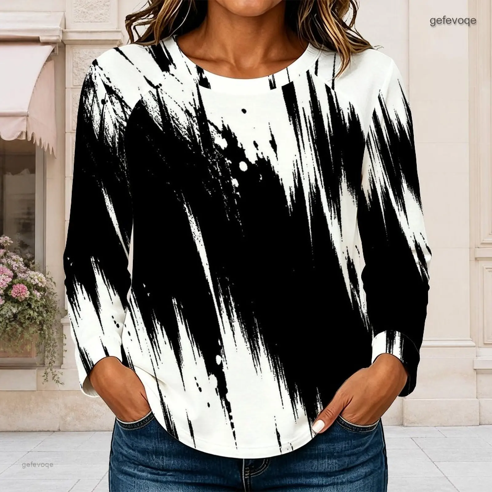 Women Black White Abstract Brush Stroke Printed Round Neck Long Sleeve Curved Hem Top