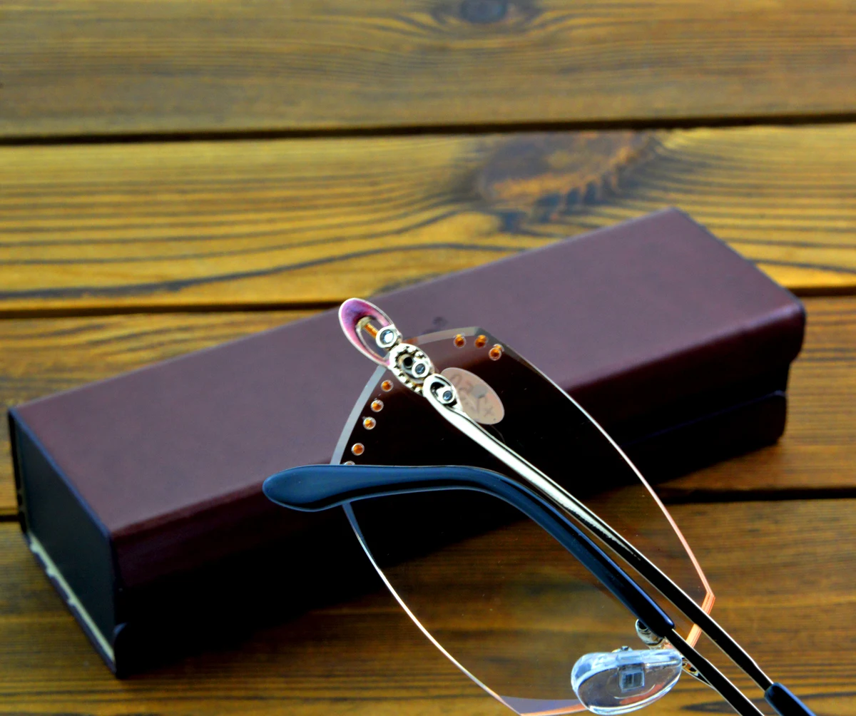 نظارات قراءة بدون إطار للرؤية الواحدة عدسات شفافة مضادة للوهج، مريحة مع وسادات أنف ناعمة، مثالية للاستخدام اليومي، +0.75 إلى #5