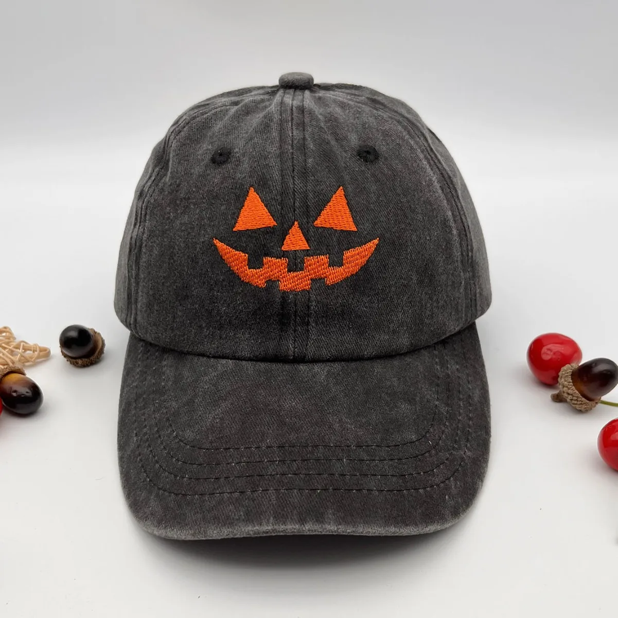 Washed cotton unisex casual baseball cap with embroidered Halloween pumpkin smiley face