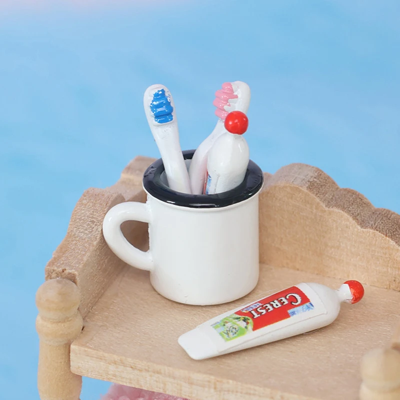 4pcs/set 1/12 Dollhouse Simulation Toothpaste Toothbrush Cup Set Mini Bathroom Decoration Dolls House Furniture Accessories