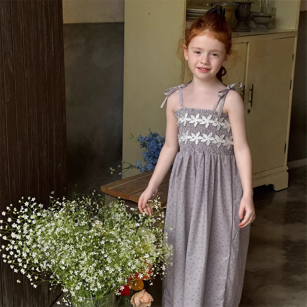 

Girls Pants 2025 Summer New Childrens Clothing Girls Baby Fashionable Take Flower Halter Romper Casual Simple and Sweet