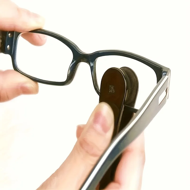 1PCS random mini portable glasses, sunglasses, microfiber cleaning brush for glasses - Detail 1