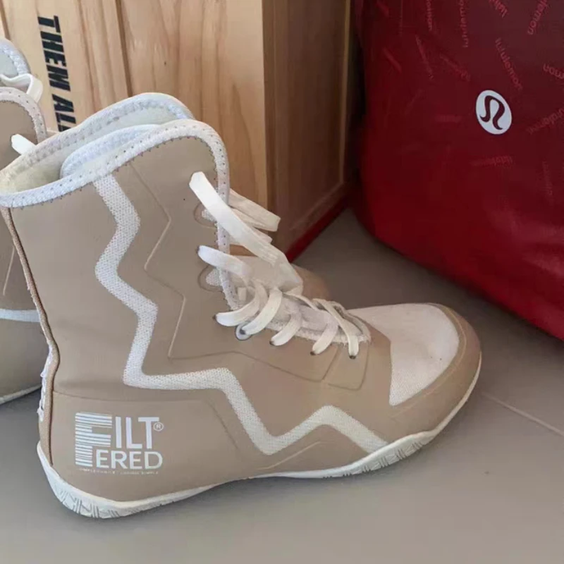 Botas de lucha profesional para hombres y mujeres, zapatos de boxeo negros y Beige, calzado de entrenamiento de gimnasia de marca de lujo Unisex, deporte de competición