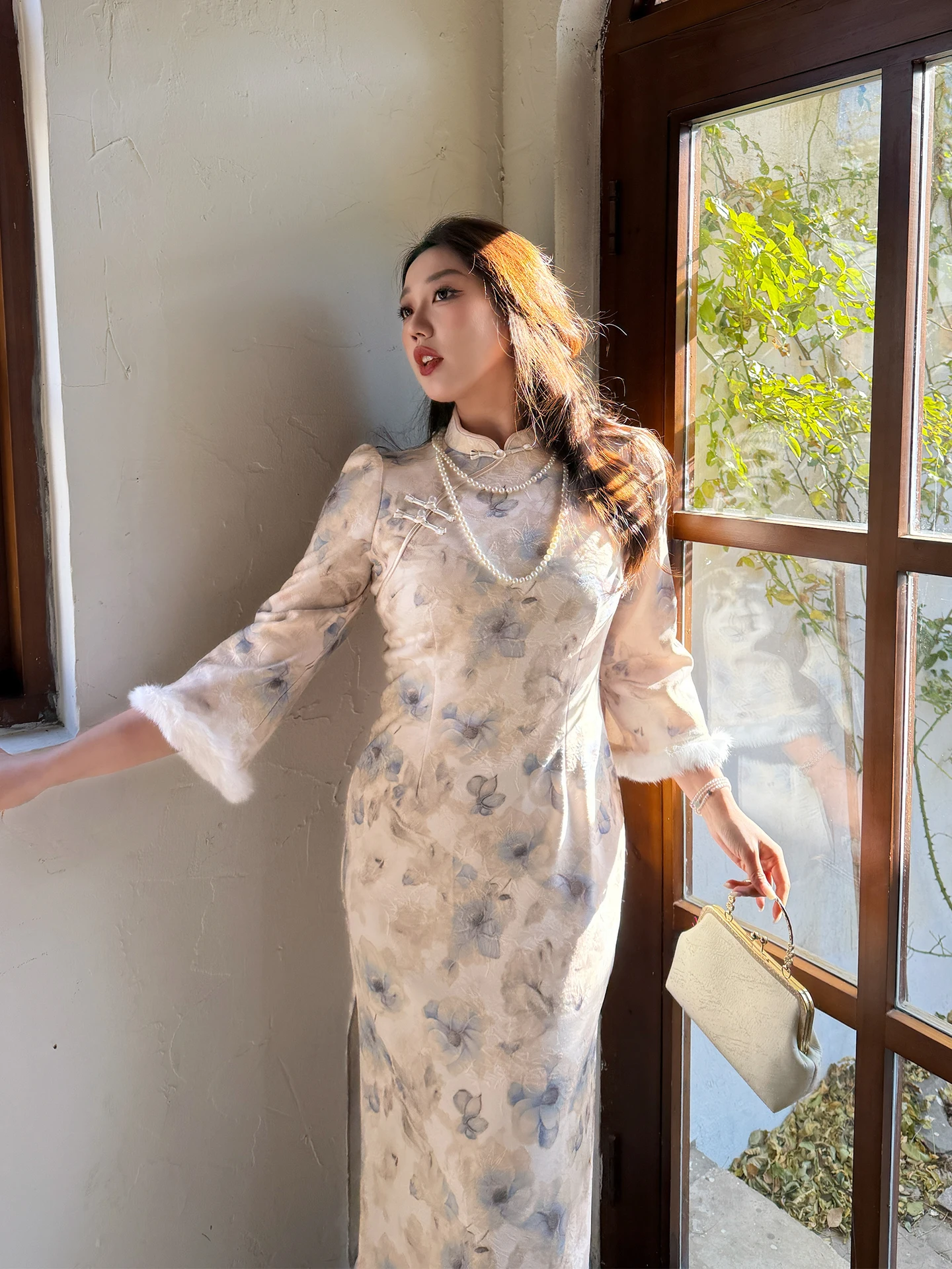 

Новое китайское винтажное платье-ципао большого размера с принтом, женское, длинное, приталенное, из полиэстера, для зимнего сезона