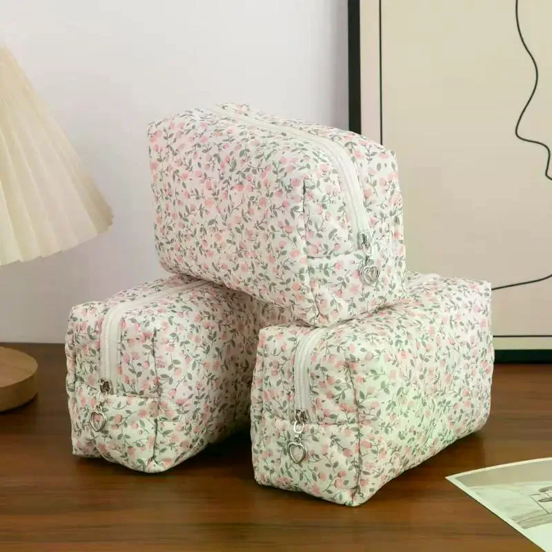 Cute Pink Floral Quilted Makeup Bag Portable Coin Storage Travel Zipper Bag Multi-Purpose Cosmetic Storage Pouch