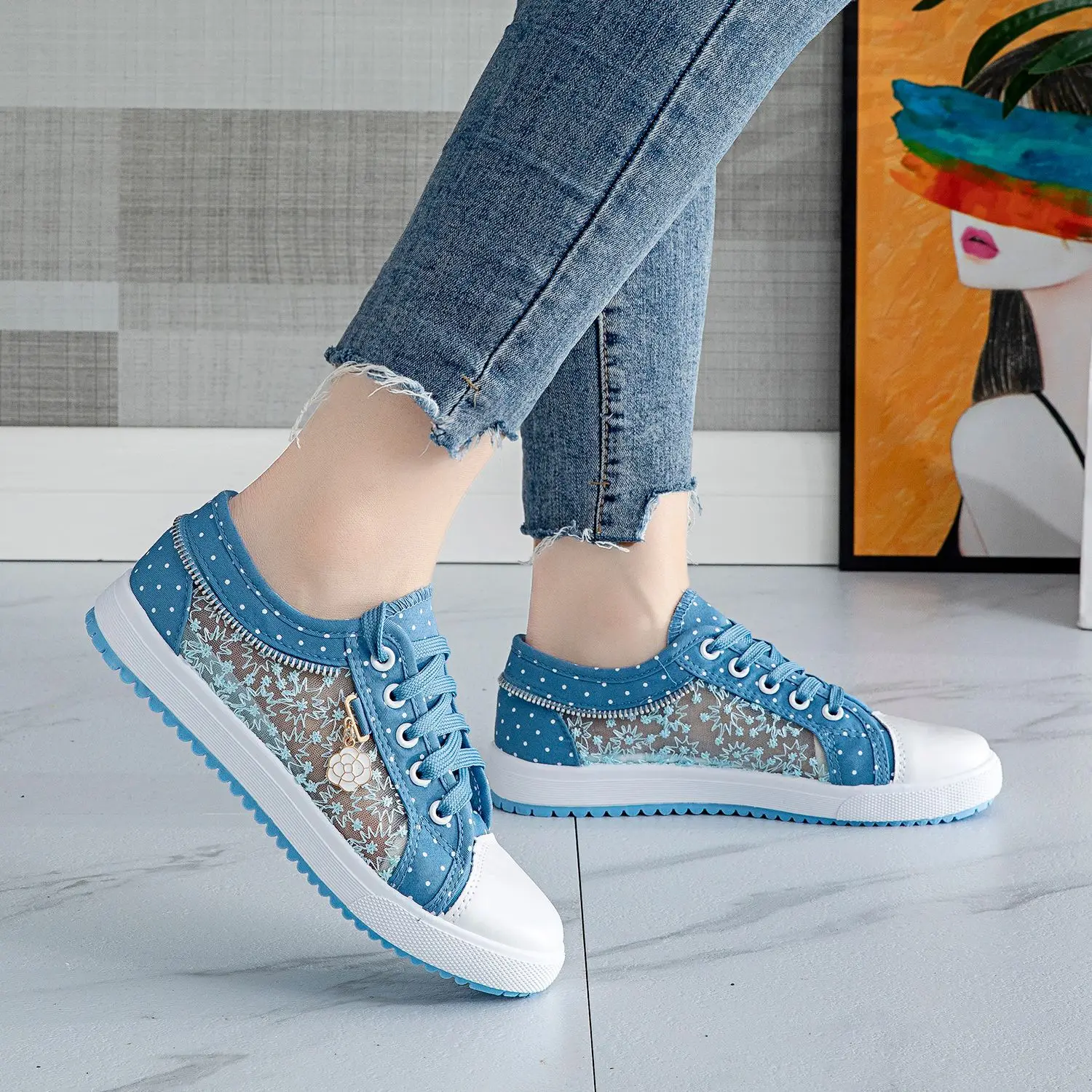 Spring and Summer Ladies Hollow Cowboy Mesh Flat Shoes Fashion Casual Breathable Student Beach Mesh Shoes