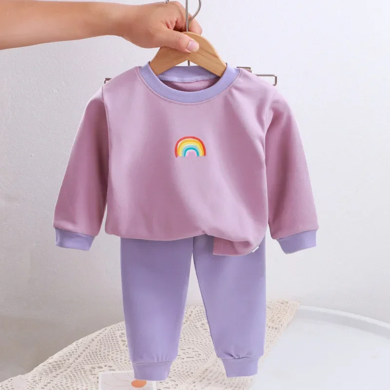 Nuevo 2024 pijamas cálidos de otoño para niños y niñas, camisetas bonitas de dibujos animados, Tops con pantalones, ropa de dormir informal para bebés, conjuntos de ropa interior