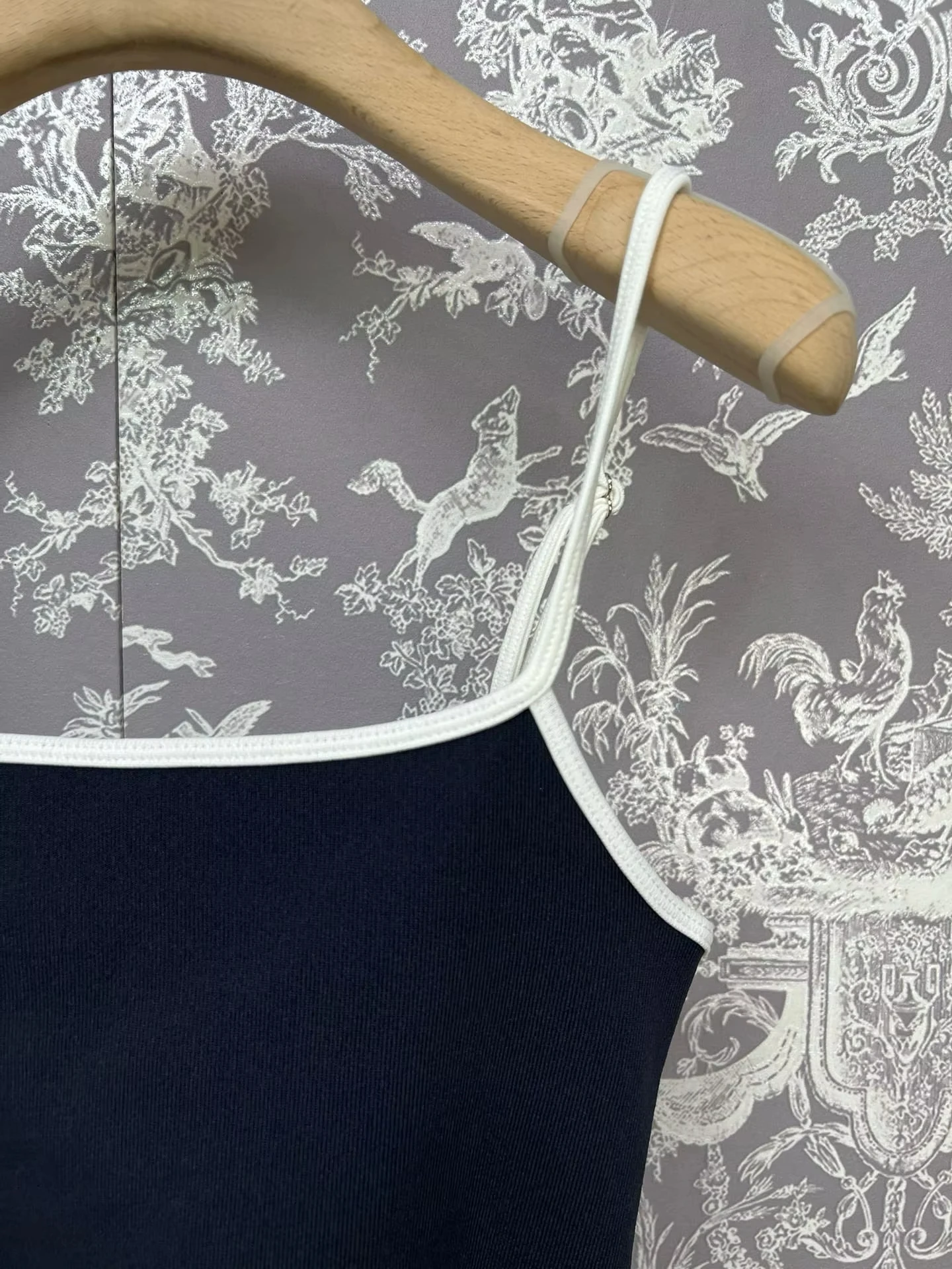 Maillot de bain une pièce classique contrasté avec lettres brodées, coupe cintrée, dos nu, vêtements permanents pour femmes, nouvelle collection été 25