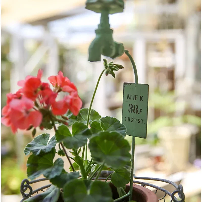 Courtyard Garden Horticultural Plant Ornaments, Potted Label Plate, Faucet Letter Climbing Trellis, Iron Do Old Flower Pot Decor