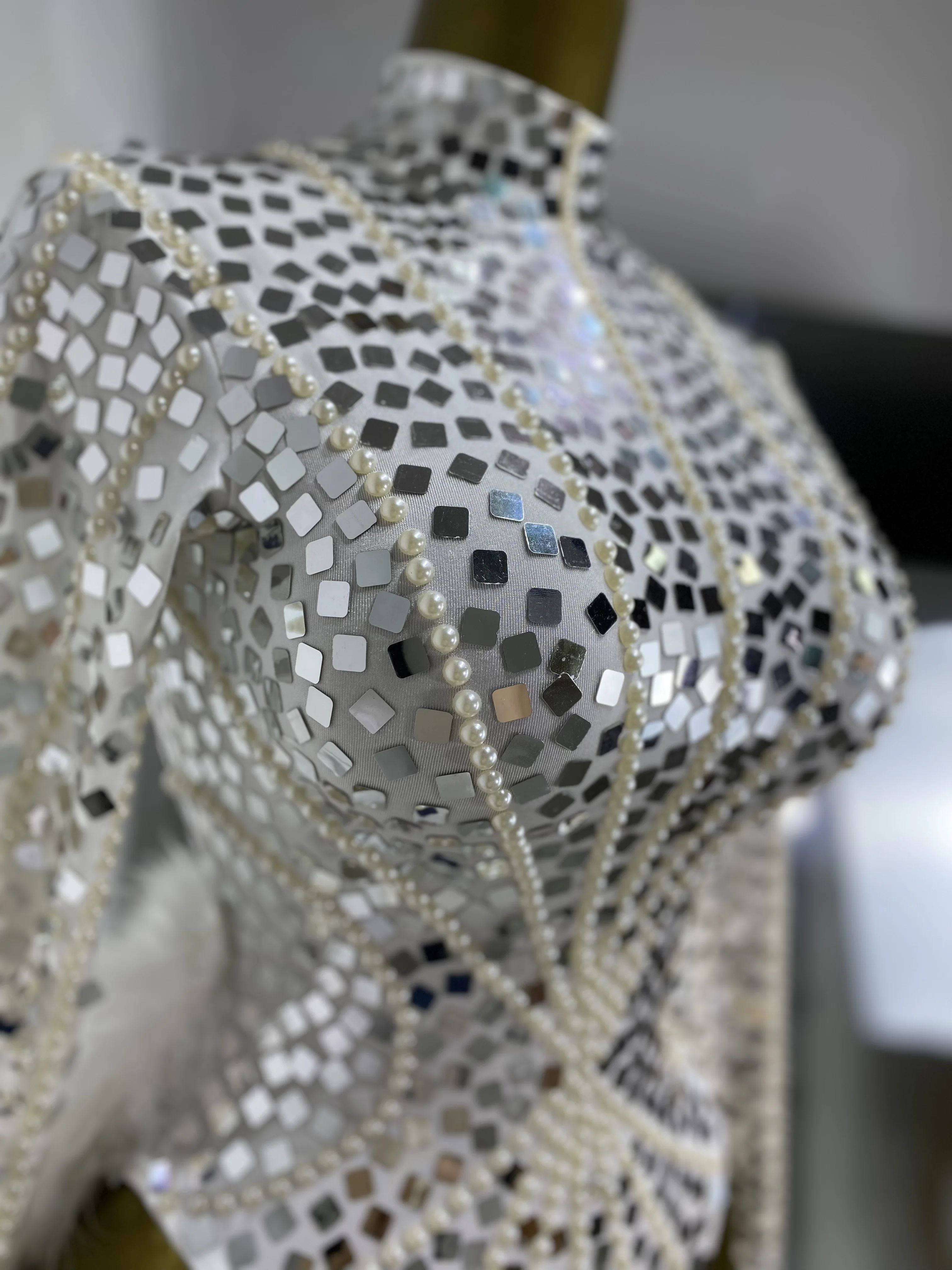 Funkelnder weißer Pailletten-Perlenfedern-Stretch-Body für Damen, sexy Nachtclub-Outfit, Performance, Tanz, Bühnenkostüme, Abendclub