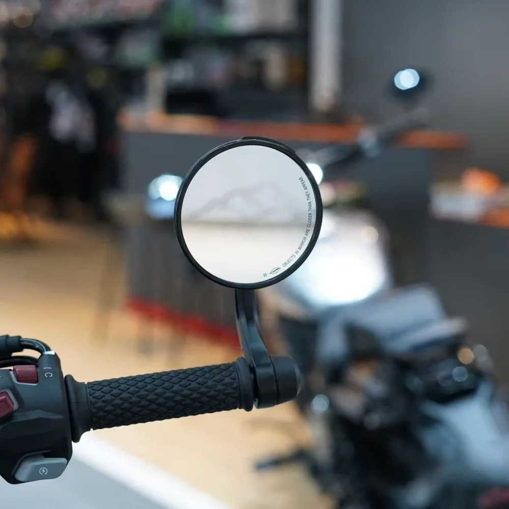 For VOGE CU525 LX500-3A, after installing the accessory, the rearview mirror, the original reversing mirror is included.