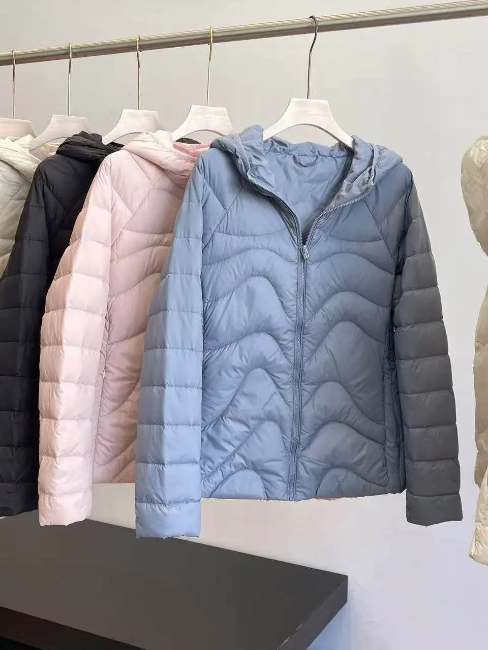 Jaet clásico con capucha y plumón ligero para mujer, Faion Premium 90% Du, relleno de plumón, tela fina de nailon, longitud Regular