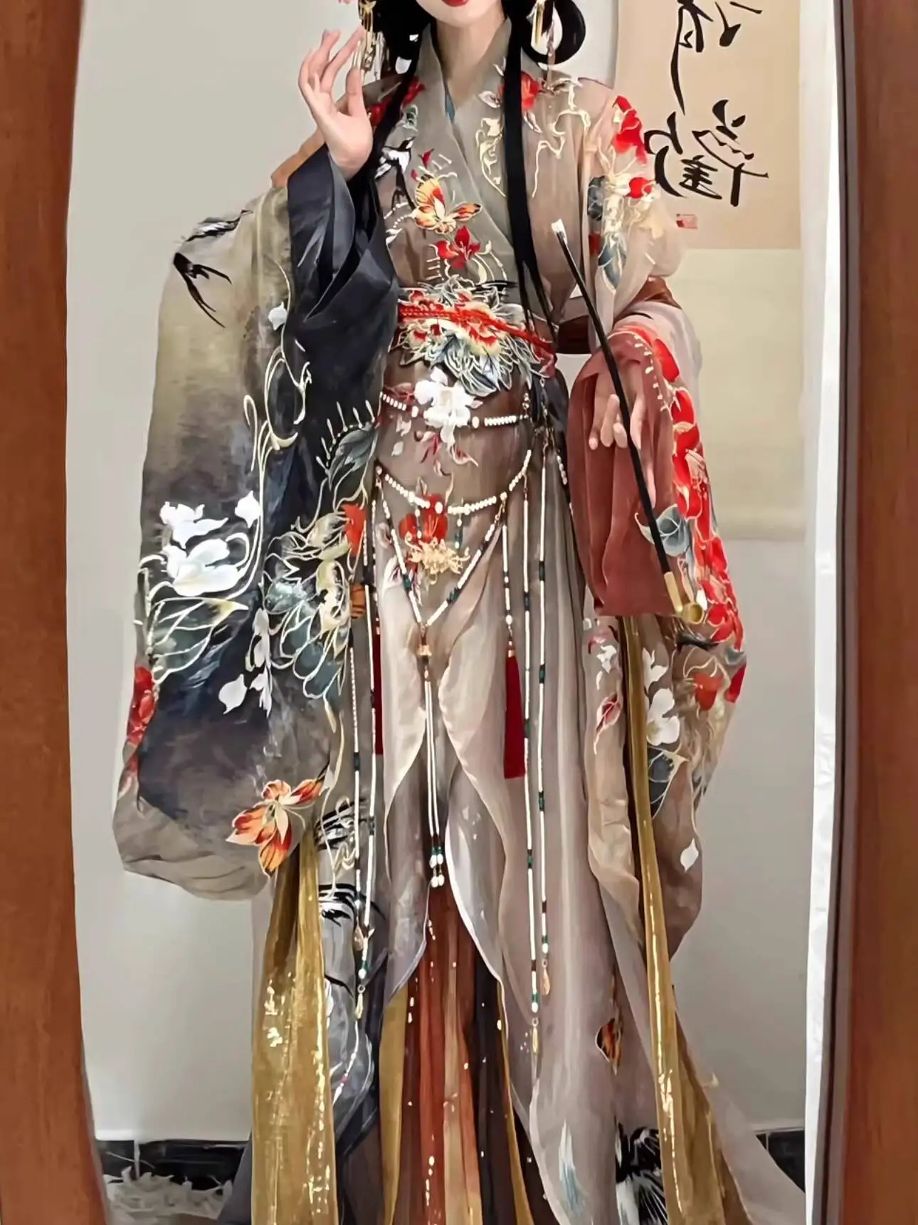 

Women in Hanfu[Spring Words Swallow on the Beam]National Style Grand Ceremony Showpiece Heavy Embroidery Warring States Robe