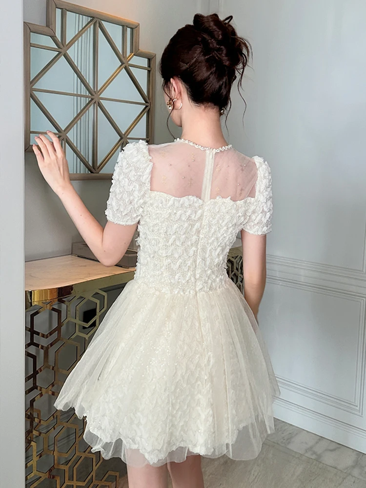 ภาษาฝรั่งเศสคําพรหมชุดมินิสําหรับผู้หญิงประณีตElegant Sheerตาข่ายเพิร์ลจีบชุดSequinsวันเกิดชุดราตรีVestidosหญิง