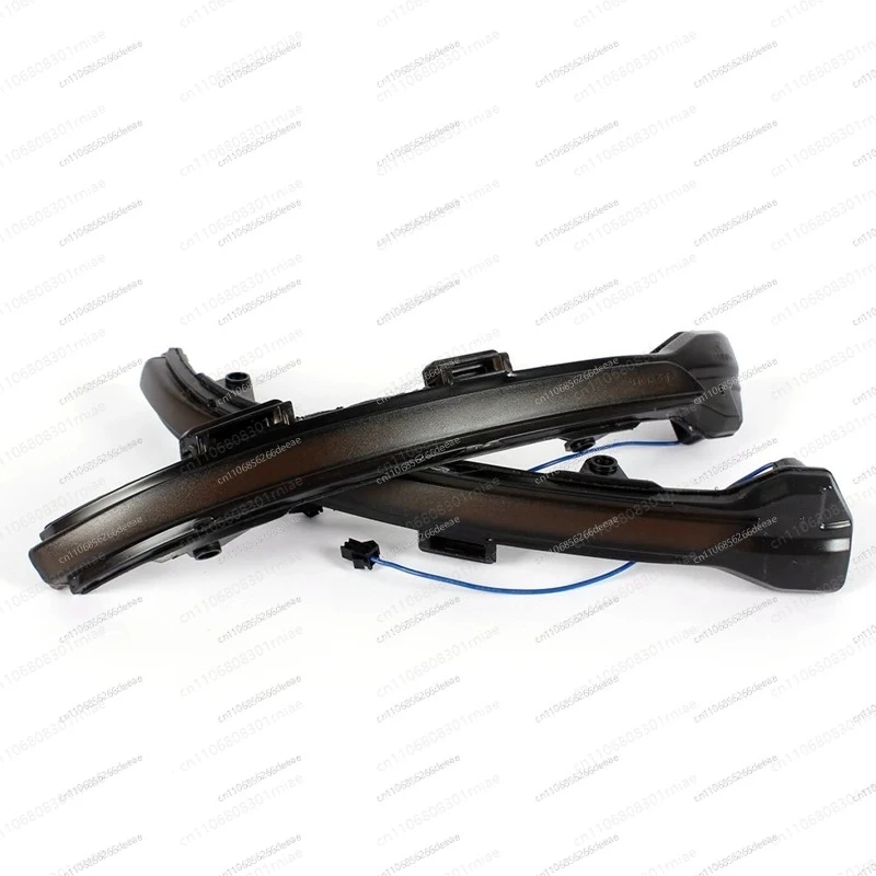 

Поворотник с динамической подсветкой для зеркала заднего вида VW Golf 7-YBJ