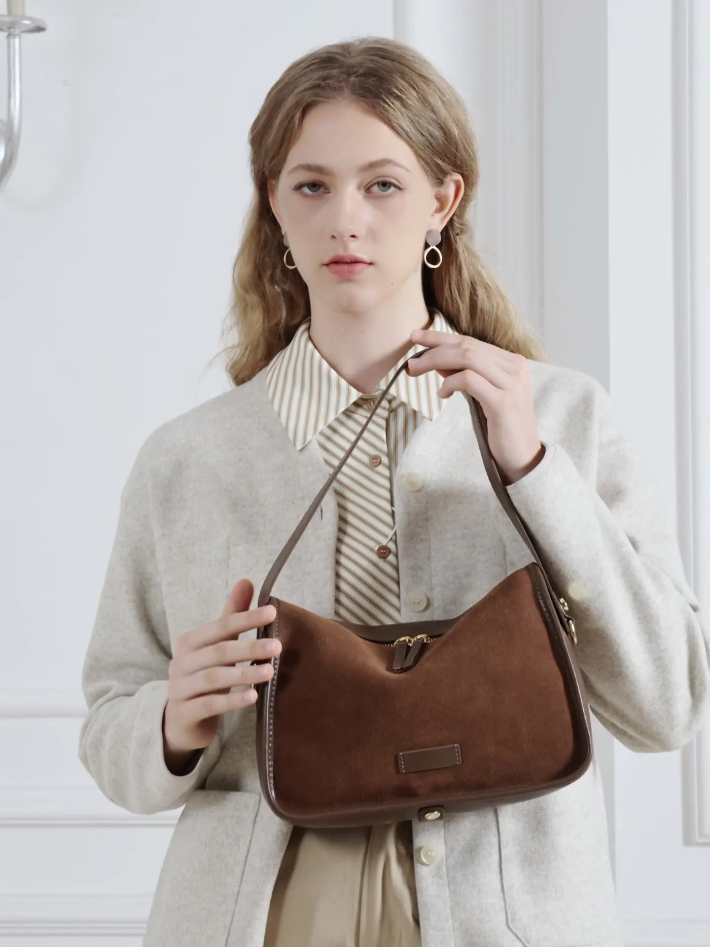 

High-End Suede Crossbody Bag for Office Workers Large Capacity Niche Design Single Shoulder Leather Handbag for Women