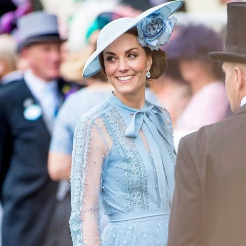 أزياء كيت ميدلتون فستان نسائي بأكمام طويلة فستان بفيونكة صلبة