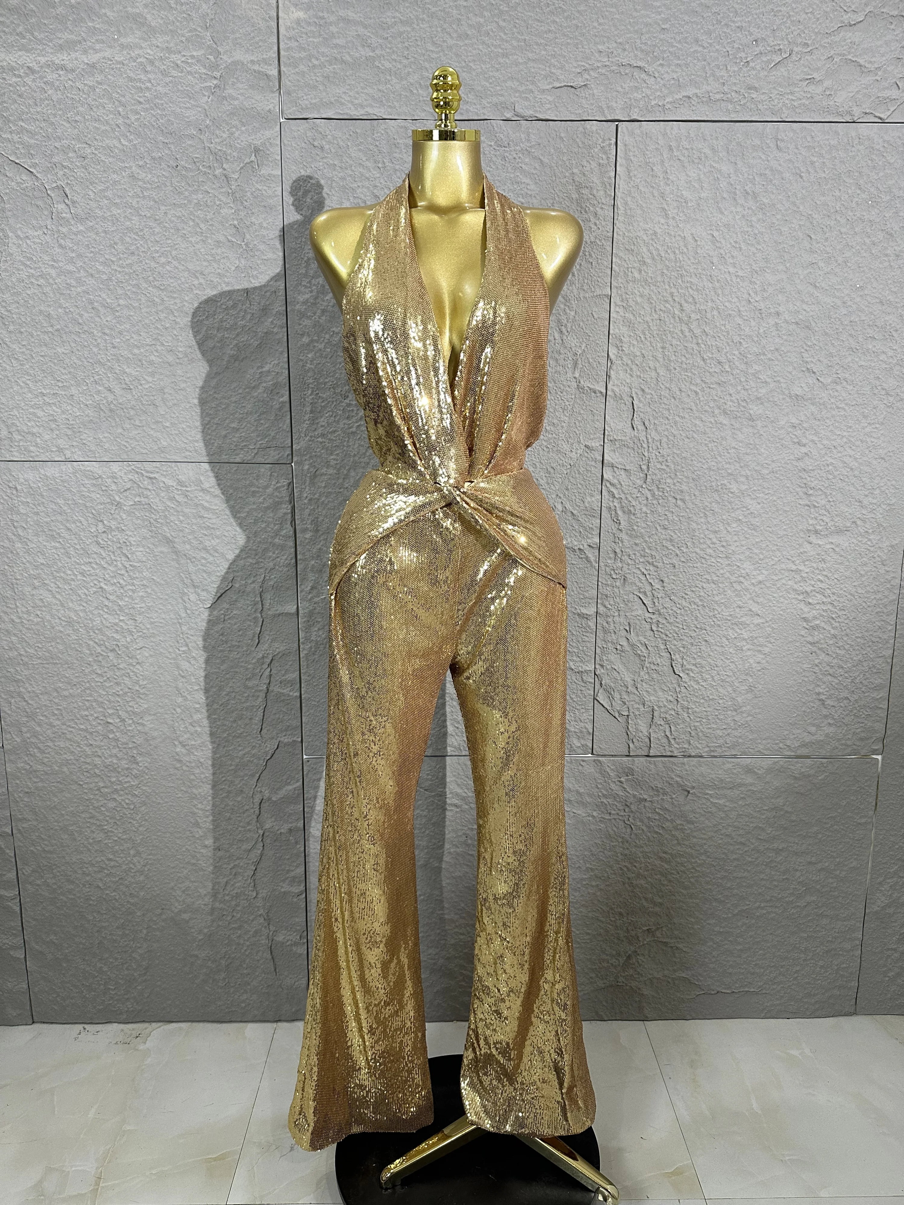 

Гламурный комбинезон с золотыми пайетками, женский блестящий комбинезон с глубоким v-образным вырезом, наряд для вечеринки, сексуальный костюм для выступлений, сценический костюм певицы