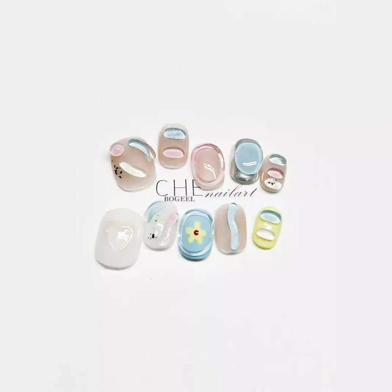 10 ชิ้นฤดูร้อนน่ารักมือสั้นกดเล็บมือหยิกสีน้ำตาลสีลูกอมศิลปะเล็บปลอมที่ถอดออกได้นำมาใช้ใหม่