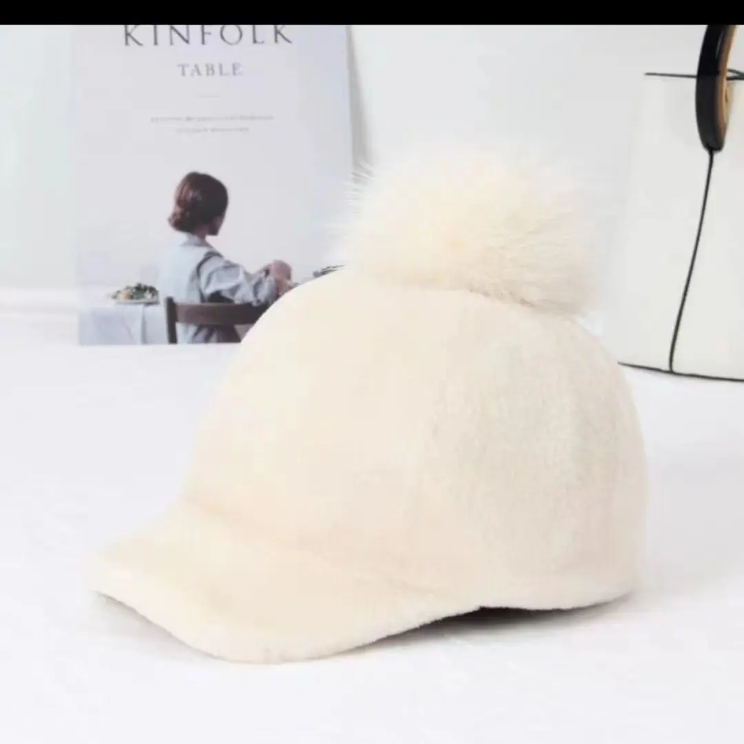 Autumn and winter new women\'s fur hat sheep velvet + fox ball ball cap