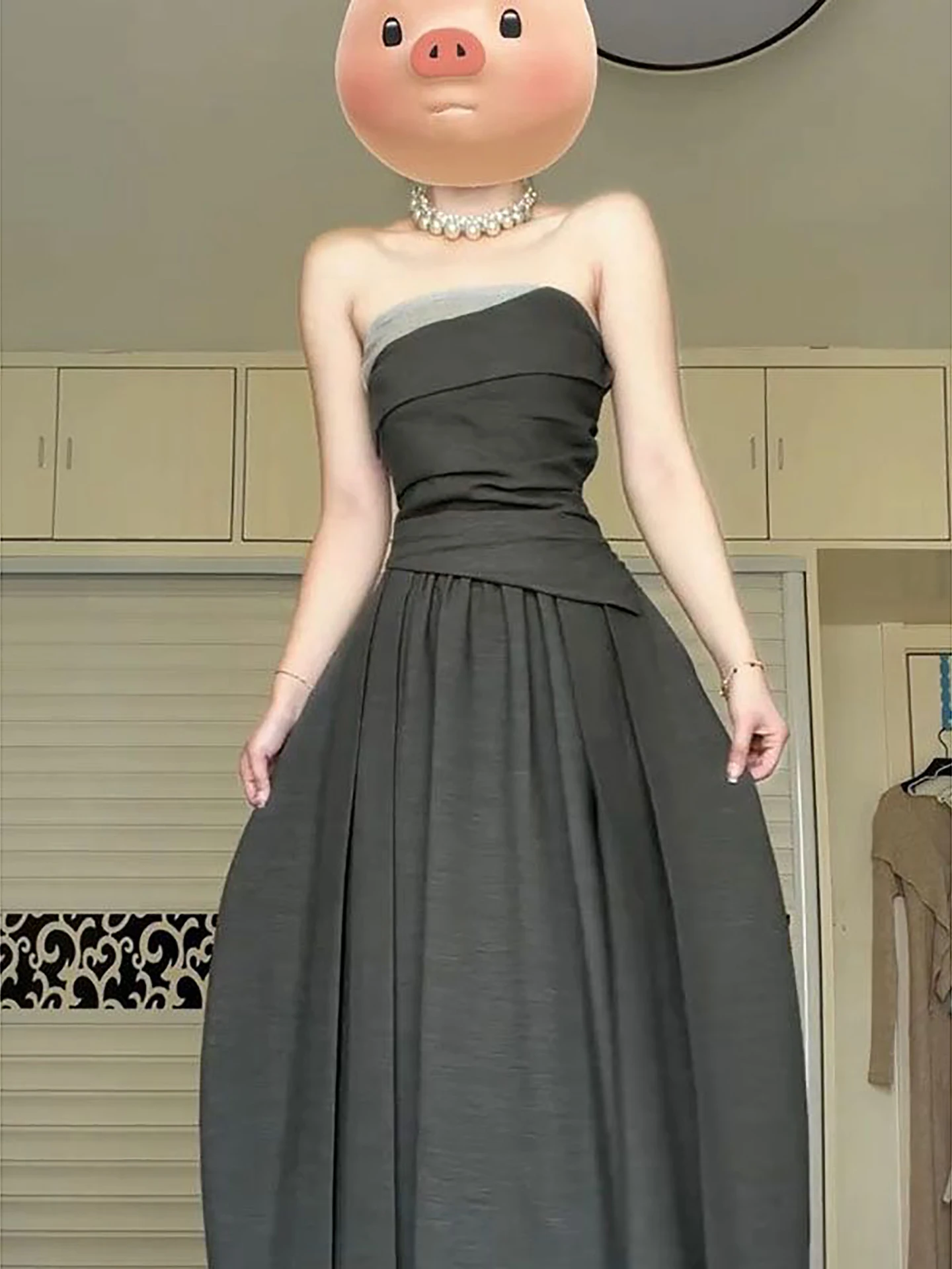 

Korean Style Irregular Splice Waist-Cinching Two-Piece Set with Halter Neck Top And Skirt for Women Spring Fashion Ensemble