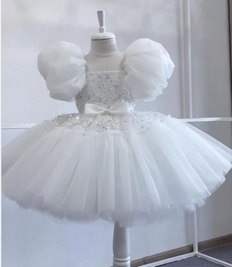 

Charming White Communion Dresses Girls Tutu Tiered Flower Girl Dresses with Short Puff Sleeves Baby Girl Birthday Gown