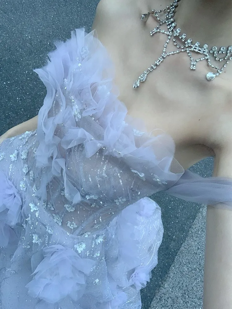 Zware industrie blauw licht luxe minderheid Student Day komende ceremonie kunstonderzoek jurk