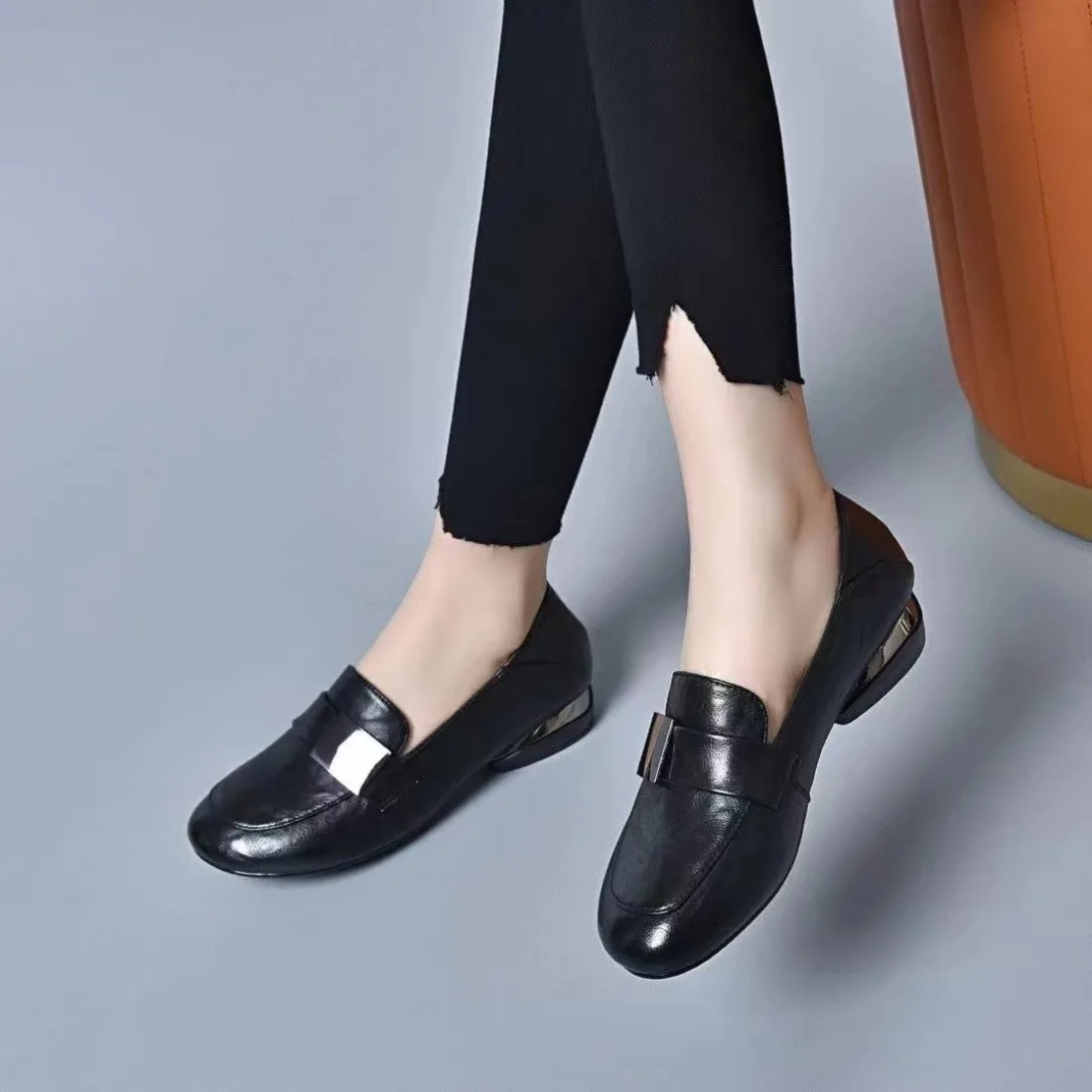 

Women's Loafers 2026 Spring and Autumn New Slip on Solid Color Round-toed Casual Low Heels Single Shoes