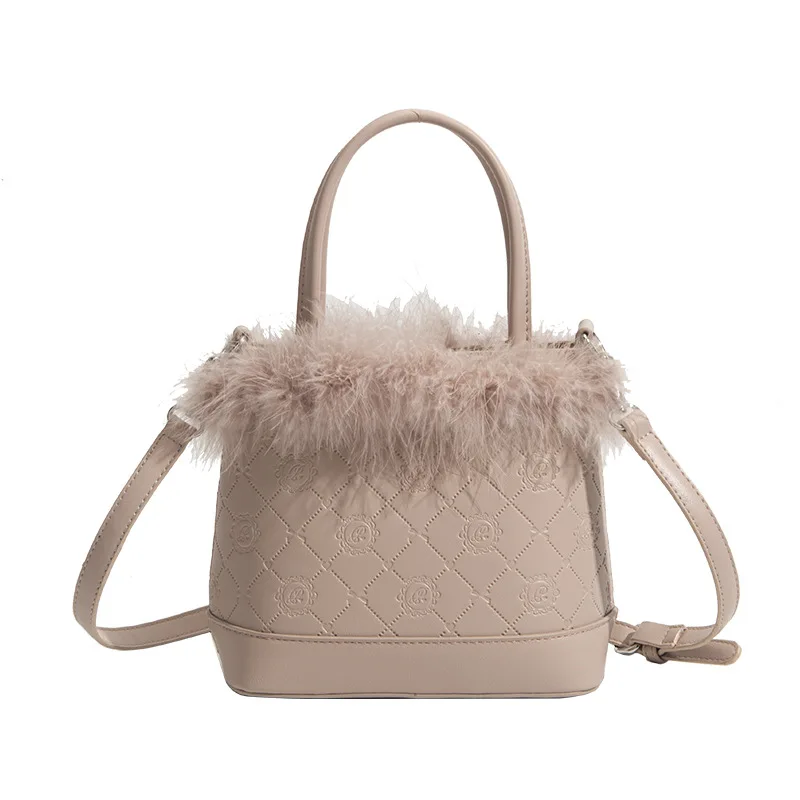 Fashion Faux Fur Women\'s Plush Bucket Bag Sweet Ladies Portable Crossbody Bags Casual Daily Female Handbags Purse Shoulder Bags