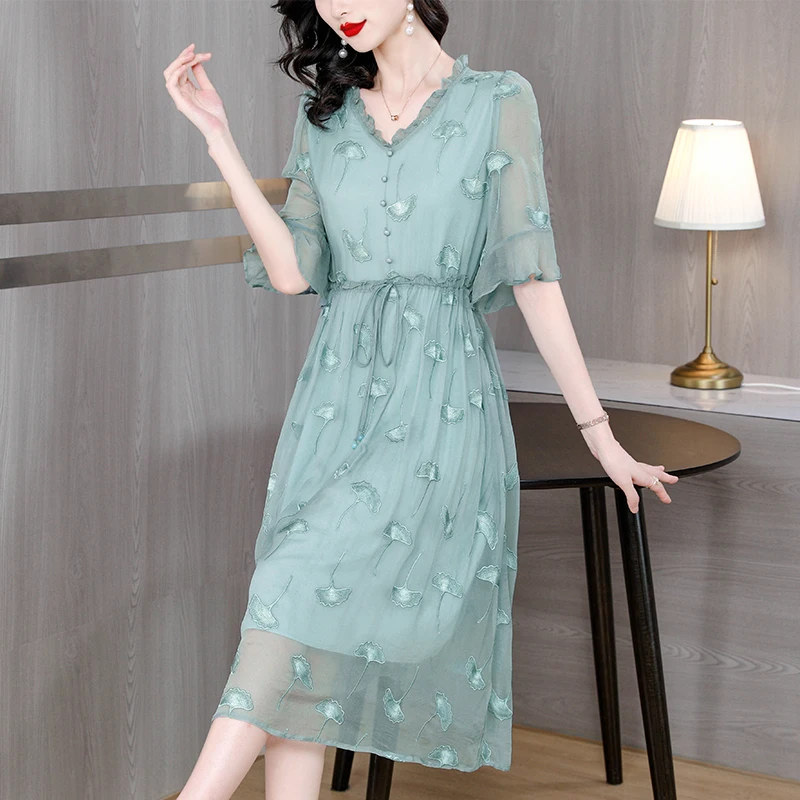 

2023 Summer Silk Mesh Spliced Embroidery Dress Women's V-neck Bohemian Beach Style Loose Size Slim Long Dress Knee Length Gown