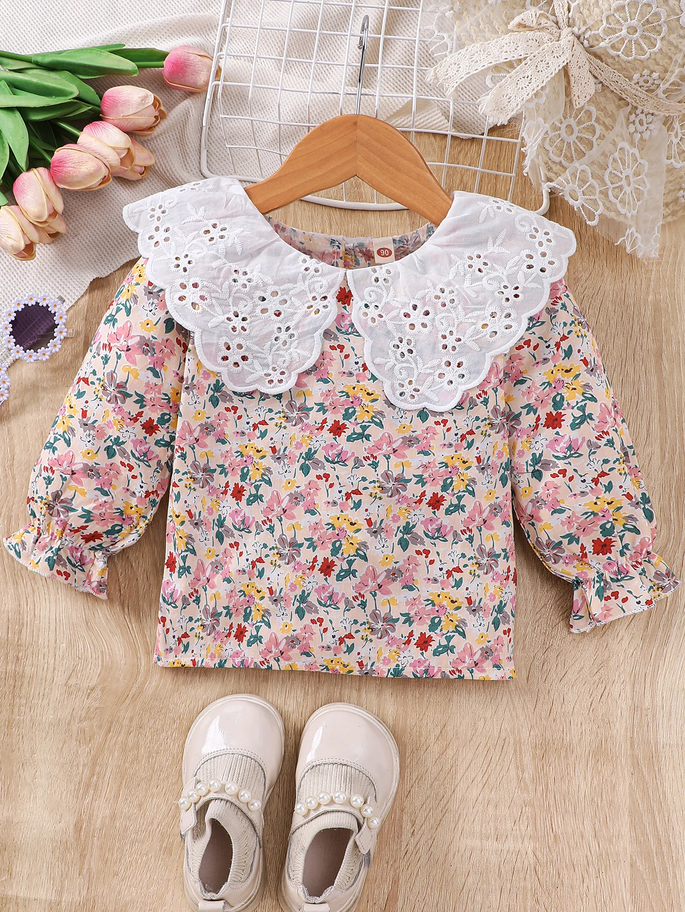 Girls\' Spring and Autumn New ProductsChildren\'s ClothingFloral ShirtsHollow DesignsLace CollarsSweet and Cute Long Sleeves