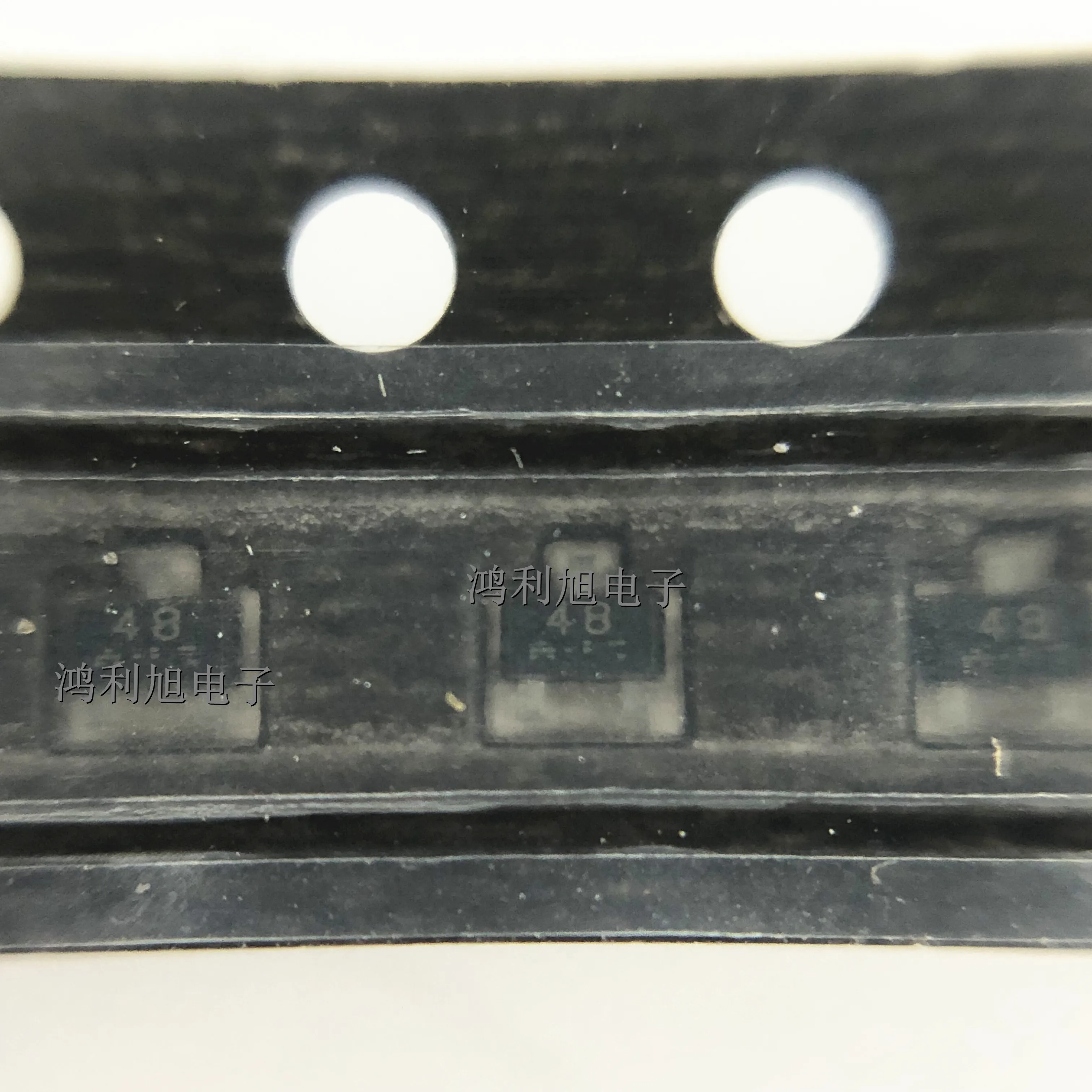 200pcs/Lot DTC024EEBTL SOT-416FL-3 MARKING;48 NPN Digital Transistors 100mA 50mV