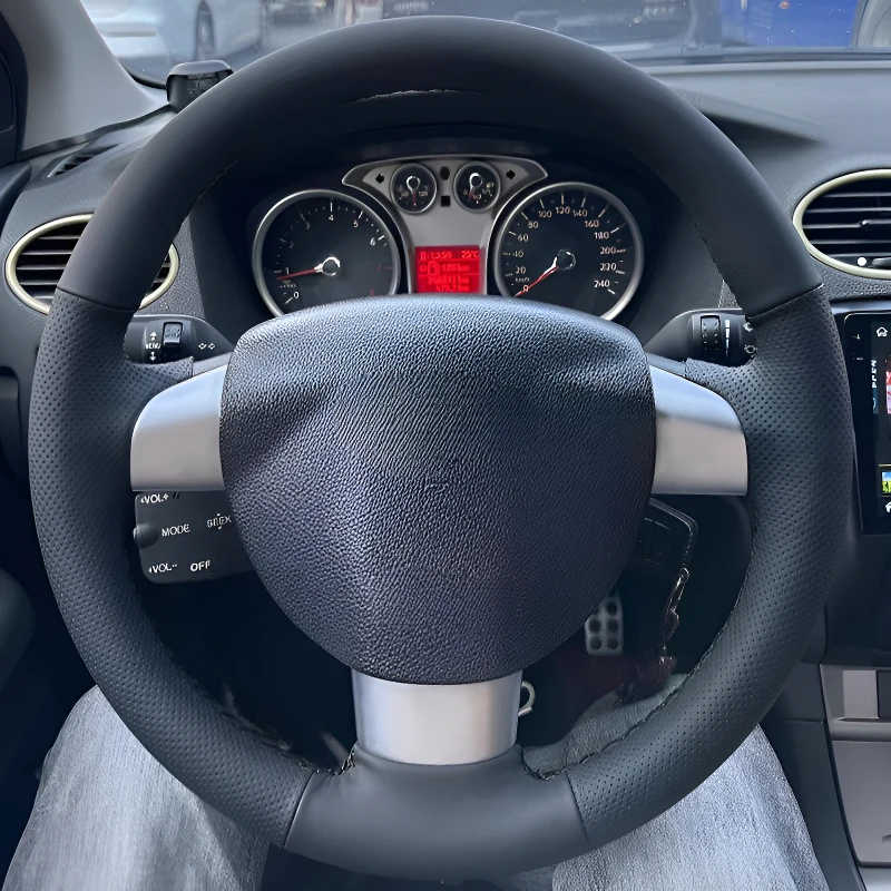 

For Old Ford Focus models Hand-stitched steering wheel cover lightweight and breathable full coverage modification desig