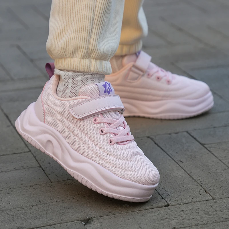 

Детская спортивная обувь из дышащей легкой сетки, противоскользящая весенне-летняя новая модная обувь для бега для мальчиков и девочек.