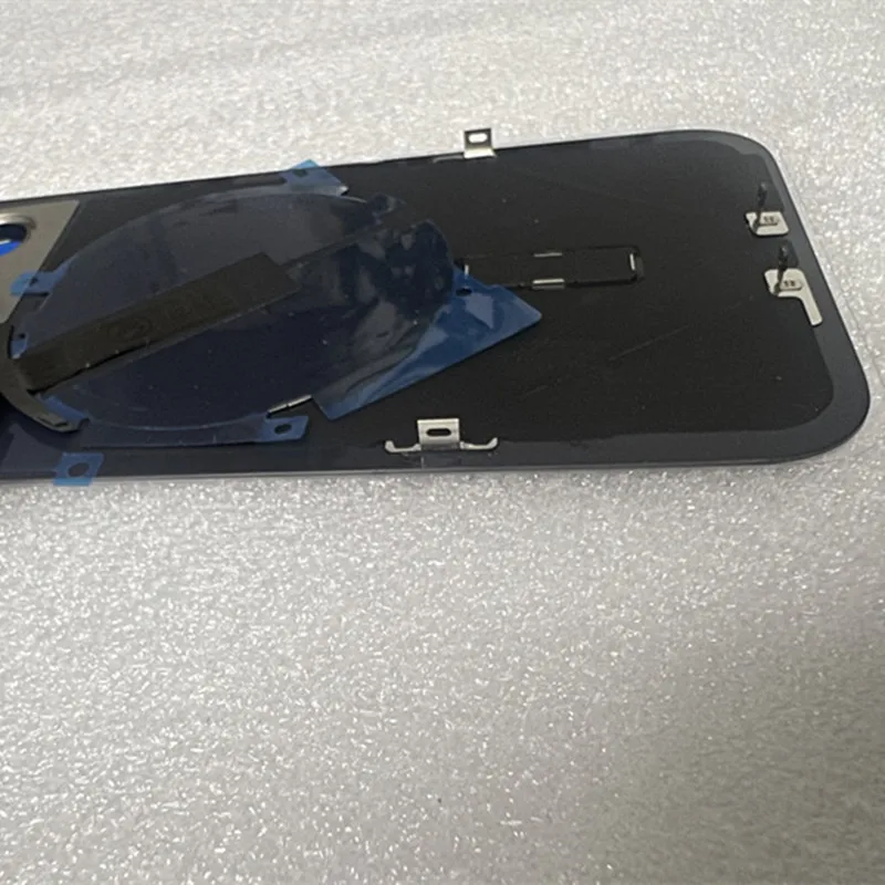 Tylna szklana obudowa do iPhone\'a 15 Pro Max 15 Plus Obudowa tylnych drzwi z bezprzewodowym kablem elastycznym Wymiana metalowej płyty