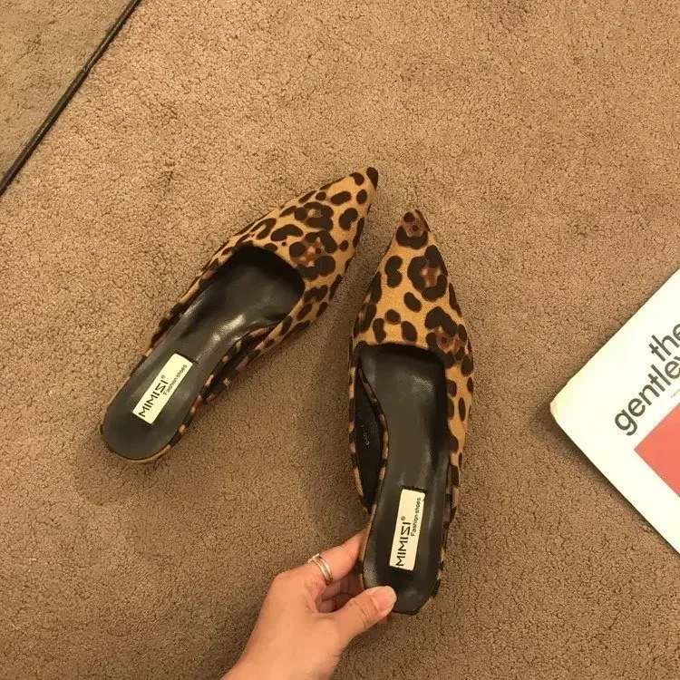 Mules de punta estrecha con estampado de leopardo para mujer, zapatos informales de tacón bajo, Tobogán elegante para exteriores, Primavera