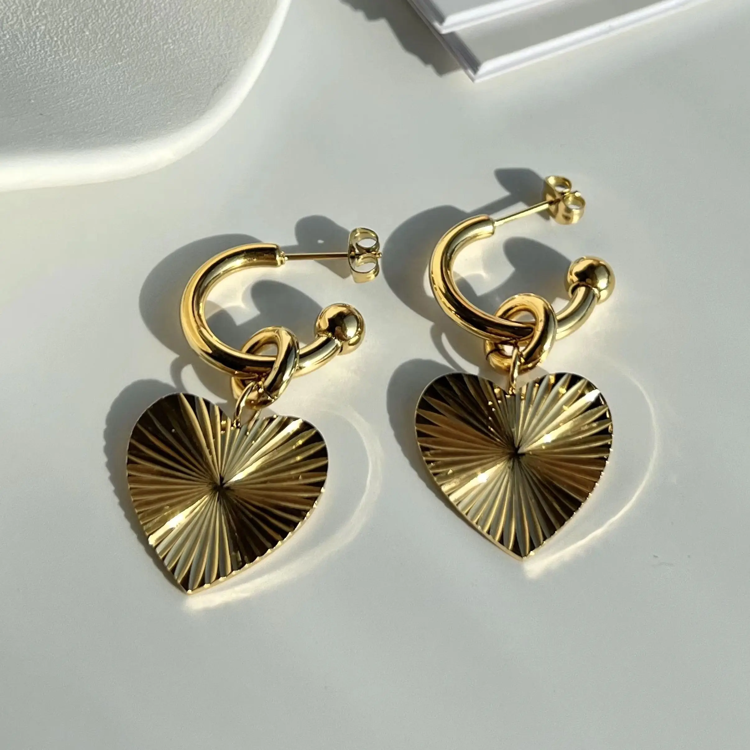 

DASEIN 2025 New 18k Gold Plated Pleated Love Heart Tarnish Free Hoop Earrings Stainless Steel Hypoallergenic Jewelry for Women