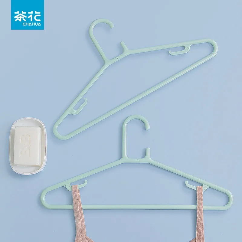 

Ultimate Adult Wide Shoulder Seamless Plastic Clothes Hanger - The Perfect Solution for Organizing Your Wardrobe Effortlessly